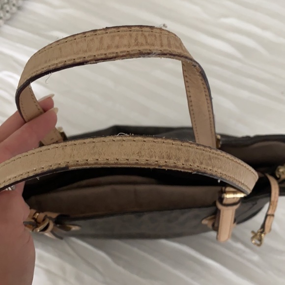 Michael Kors Leather Logo Tote Bag - Picture 14 of 16